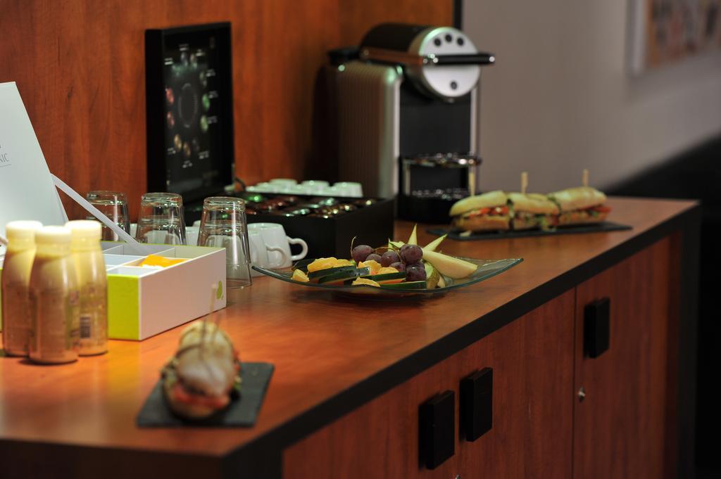 Mercure Maurepas Saint Quentin מראה חיצוני תמונה